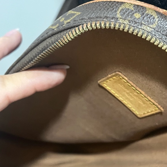 Louis Vuitton Brown Monogram Crossbody Bag - Picture 8 of 9
